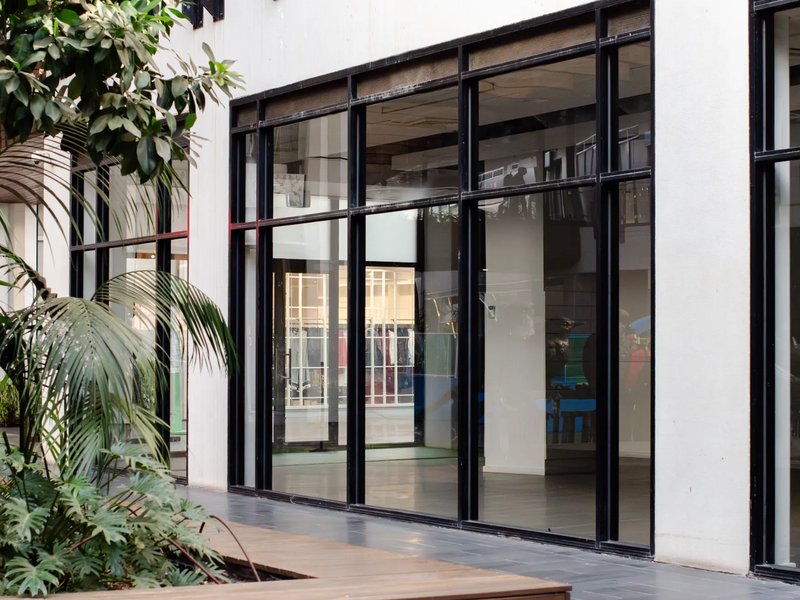 Retail shopfront and commercial space make good services in Melbourne